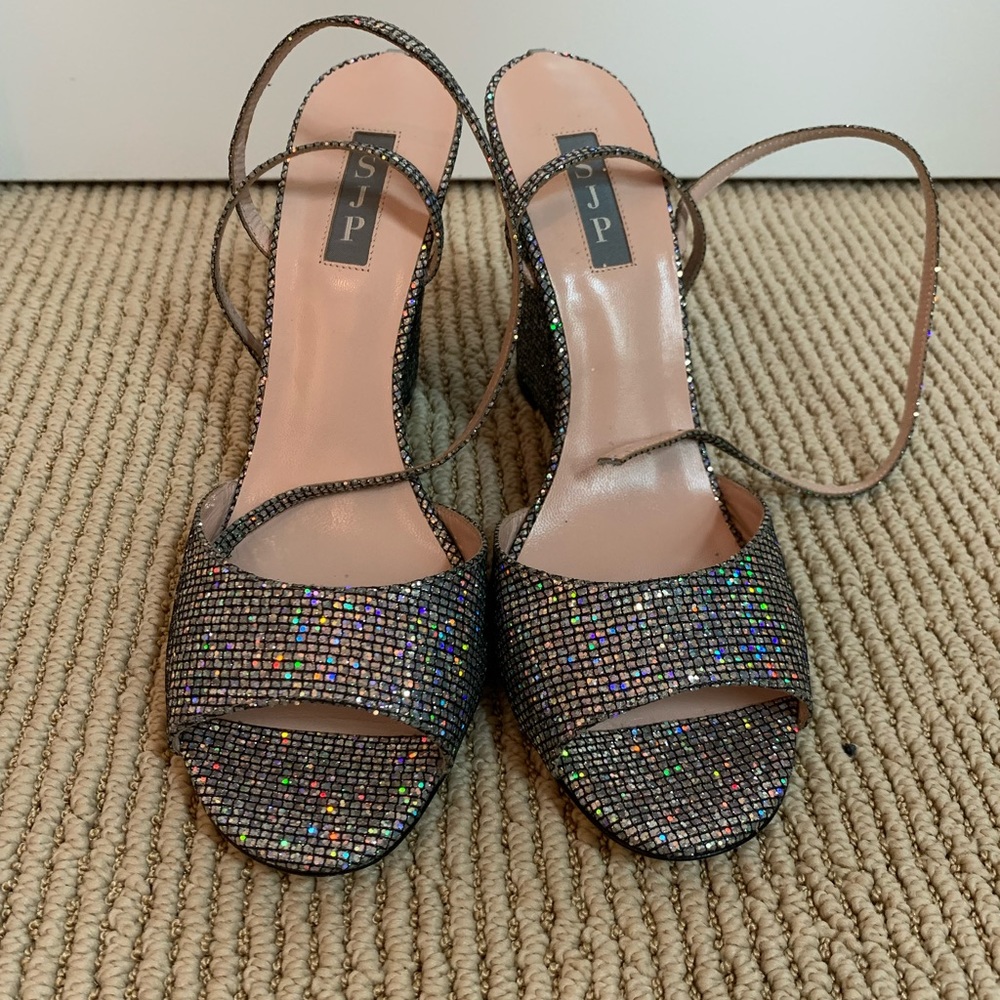 NWOT SJP Silver Glitter ‘Boca’ Wedge Sandal (Size 42)
